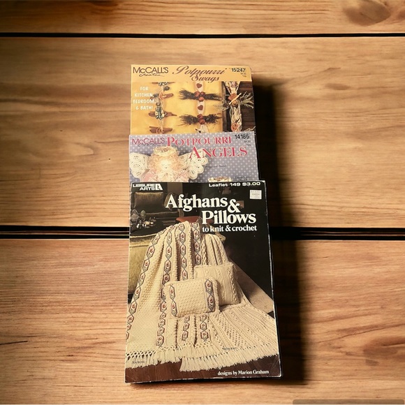 McCall's & Leisure Arts Other - 2/$20 McCall's & Leisure Arts Leaflets X 3 1979 1990's Vintage